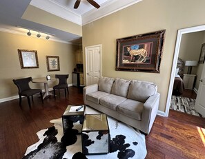 Room, Private Bathroom (Walter Anderson-8)