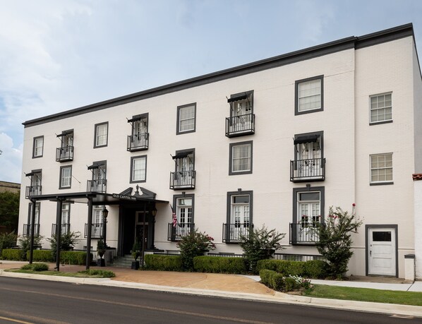 Front of property - Old Capitol Inn (Jackson)