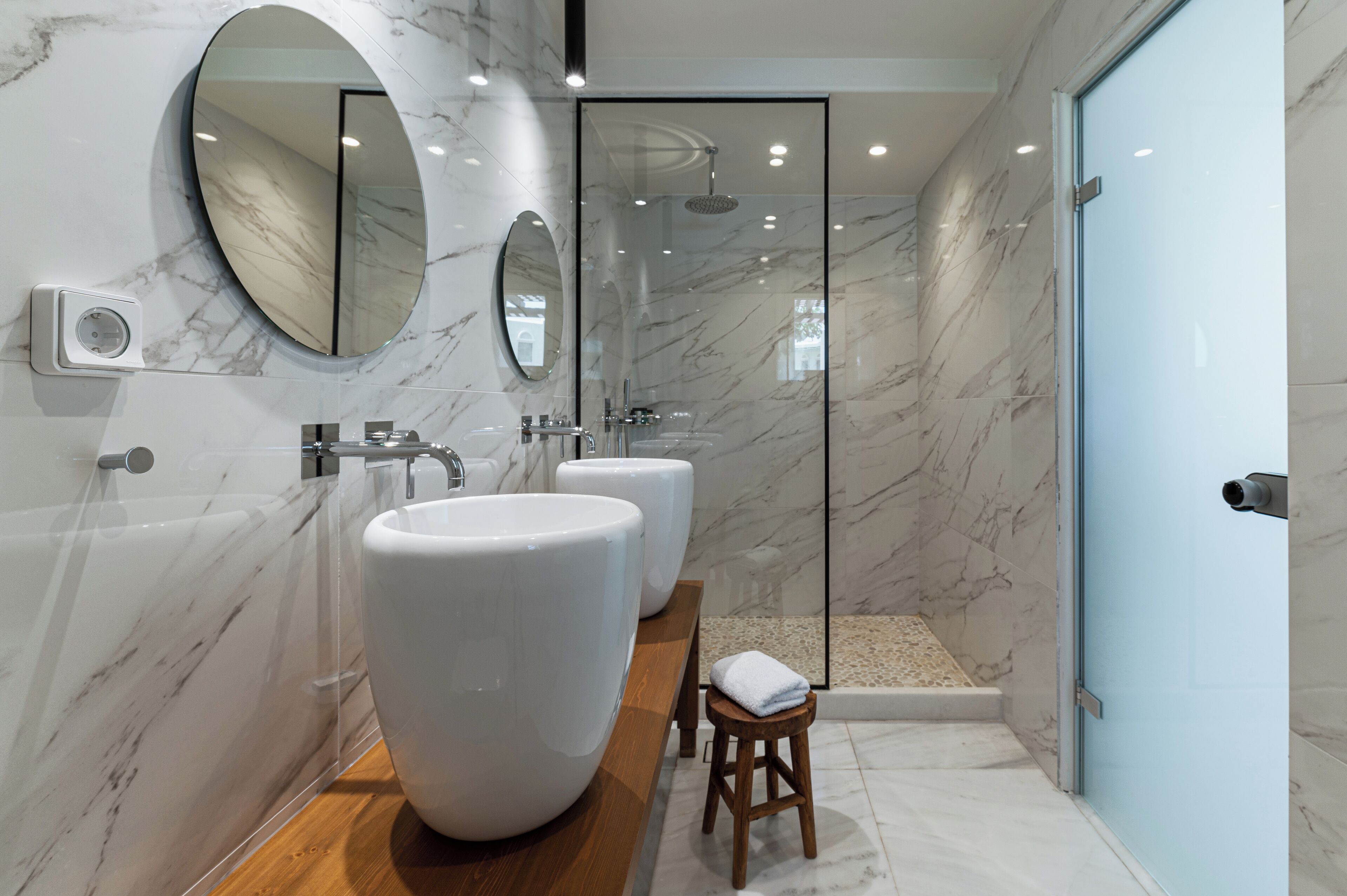 finikas sea view suite with private pool | bathroom | hair dryer, slippers, towels, soap