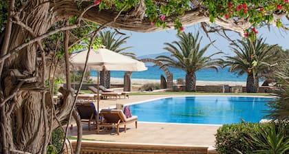 Finikas Hotel