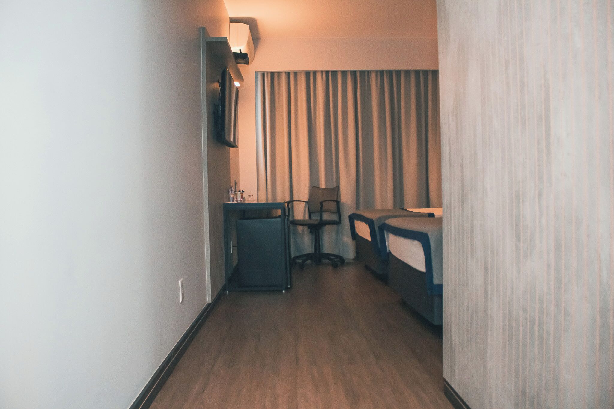 junior room, 2 single beds | 1 bedroom, minibar, in-room safe, blackout curtains