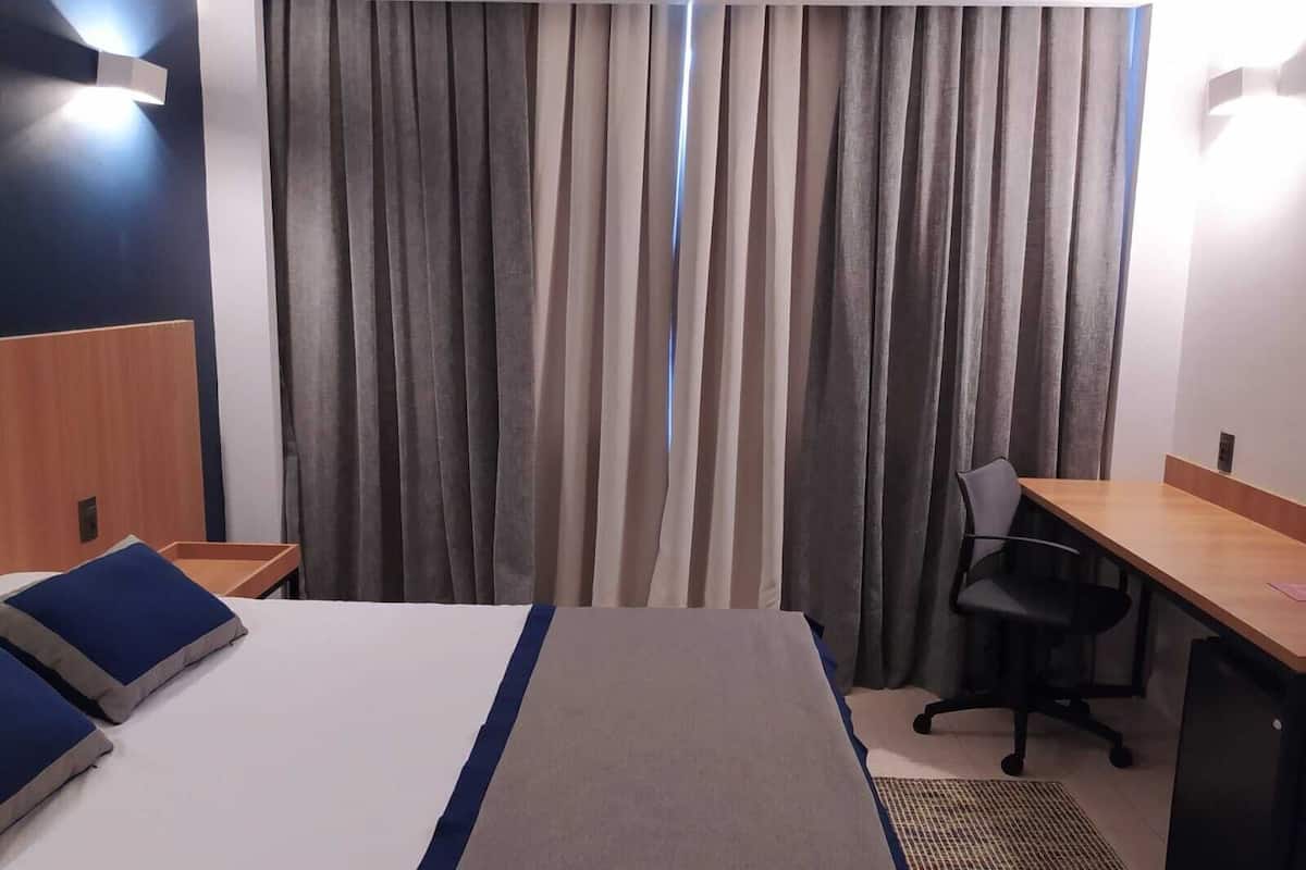Deluxe kamer | 1 slaapkamer, een minibar, een kluis op de kamer