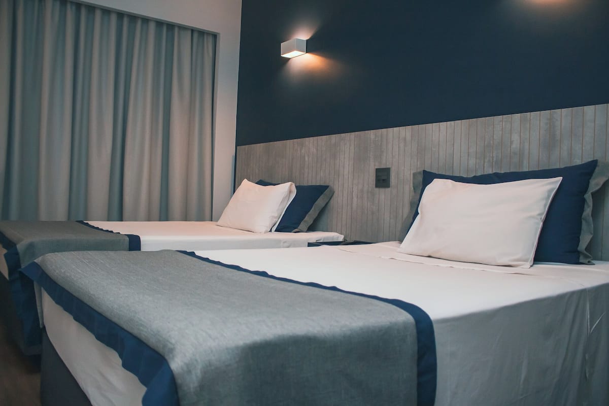 junior room, 2 single beds | 1 bedroom, minibar, in-room safe, blackout curtains