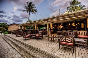 Bar ved bassenget