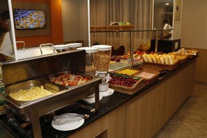 Frokost og middag serveres, brasilianske retter