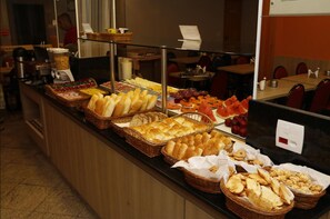 Desayuno buffet incluido todos los días 