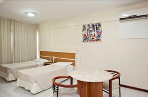 Minibar, caja de seguridad en la habitación, escritorio y wifi gratis 