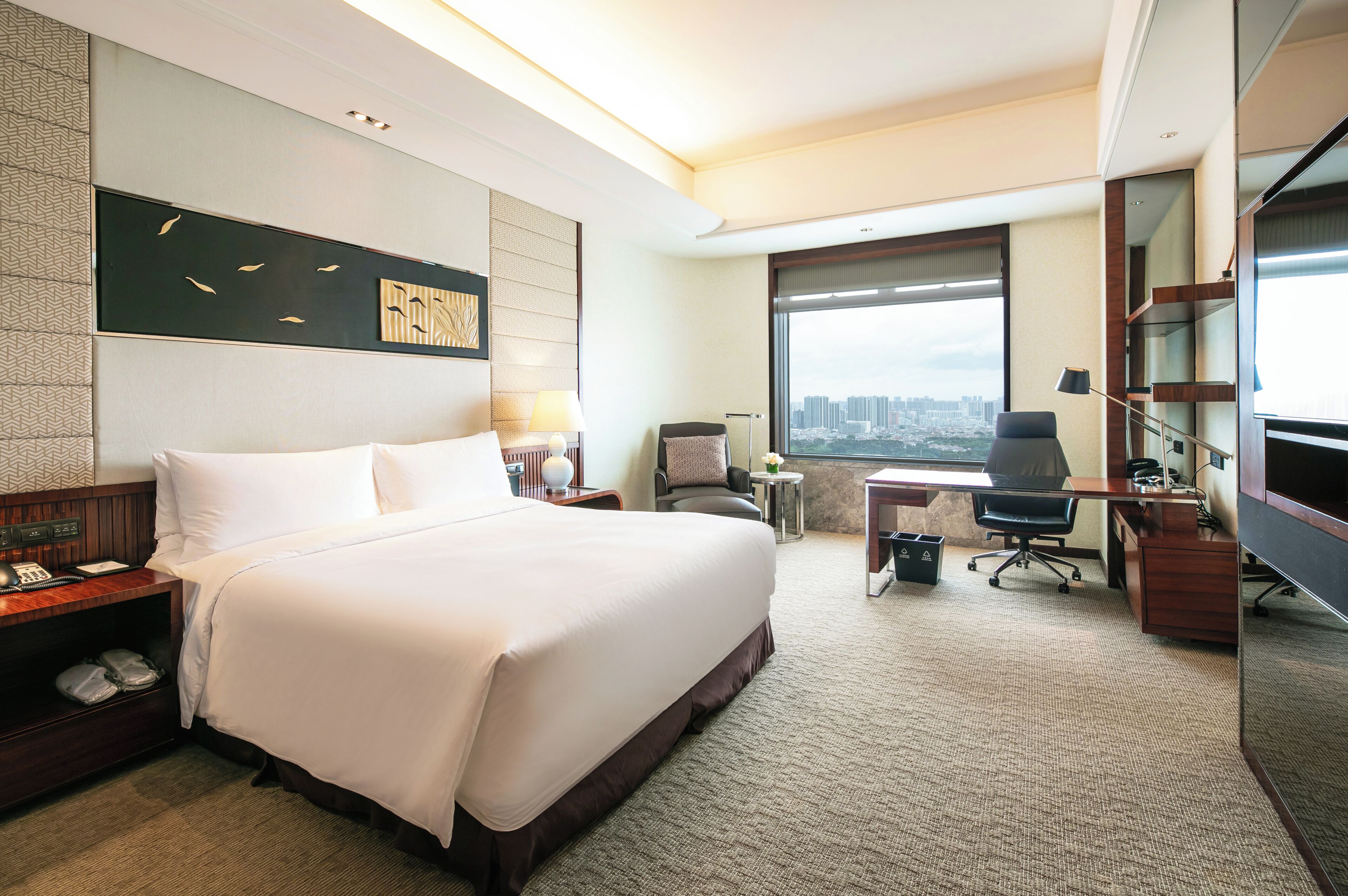 Premium bedding, down comforters, minibar, in-room safe