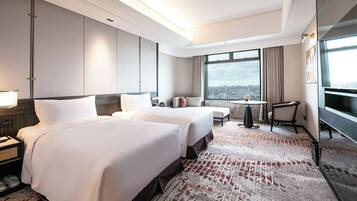 Classic Room, 2 Twin Beds, Club Lounge Access | Premium bedding, down comforters, minibar, in-room safe