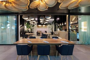 Breakfast and dinner served - Migjorn Ibiza Suites & Spa (Sant Josep de sa Talaia)