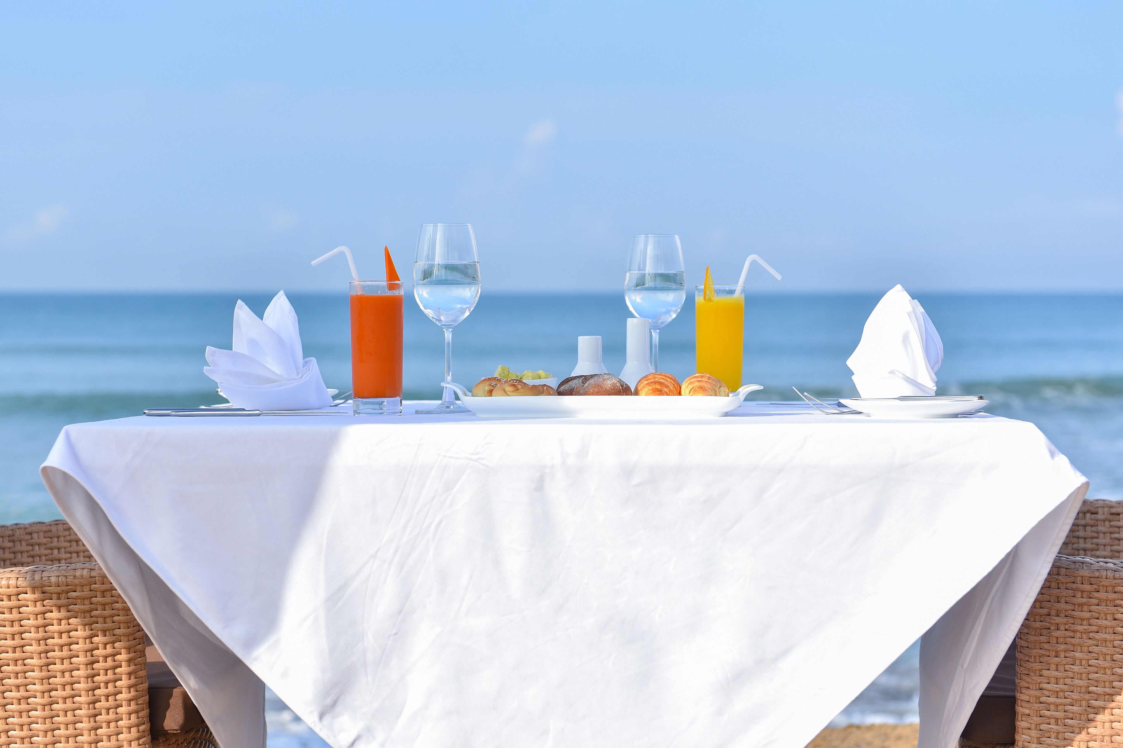 รับประทานอาหารกลางแจ้ง