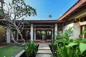 Garden view - Clove Beach Wadduwa (Wadduwa)