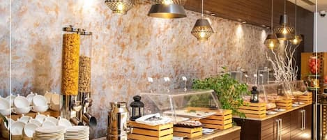 Daily full breakfast (QAR 40 per person)