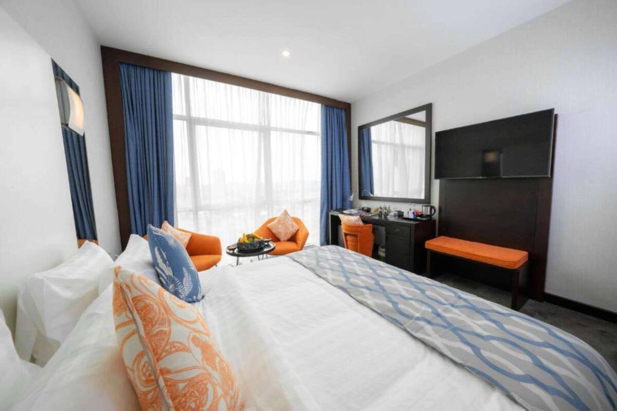 1 bedroom, in-room safe, desk, blackout drapes