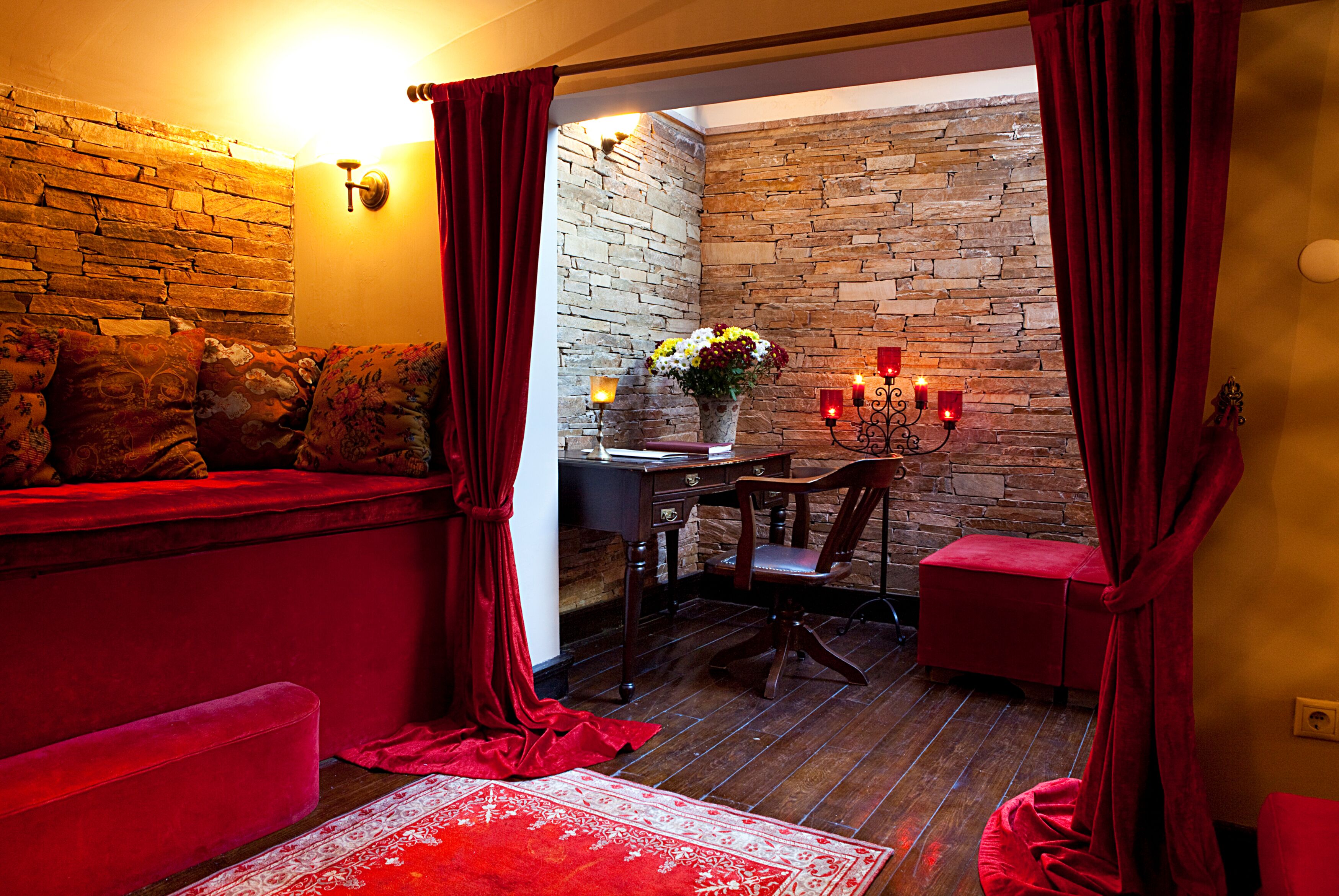 traditional suite | 1 bedroom, minibar, in-room safe, iron/ironing board