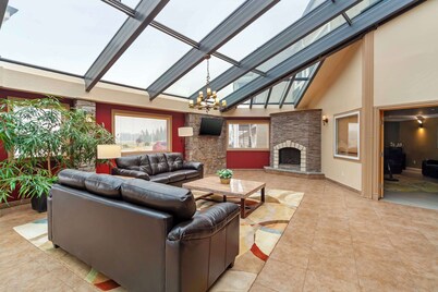 Best Western Plus Mirage Hotel & Resort