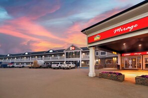 Exterior - Best Western Plus Mirage Hotel & Resort (High Level)