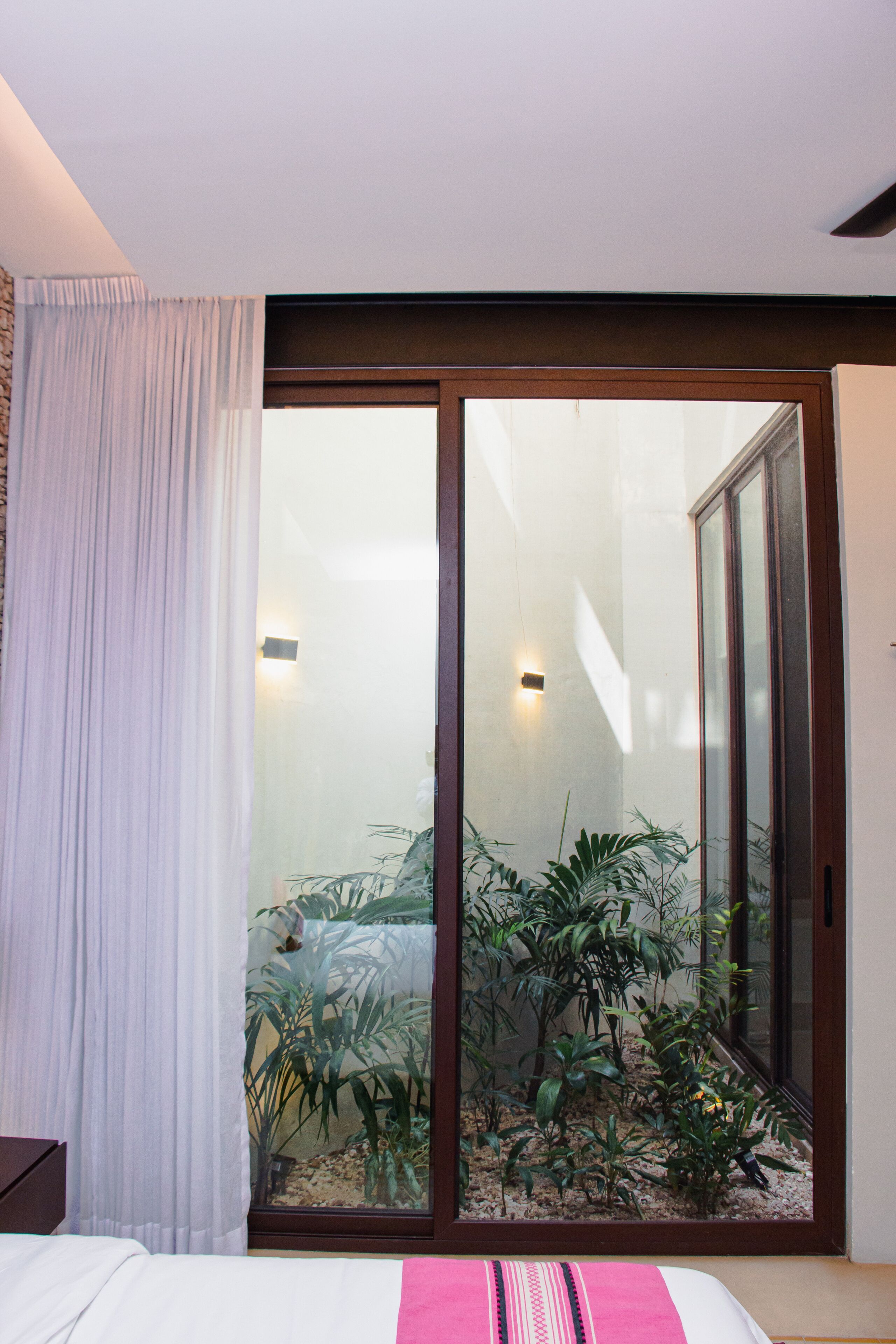 superior room, 1 king bed, bathtub, courtyard view | terrace/patio