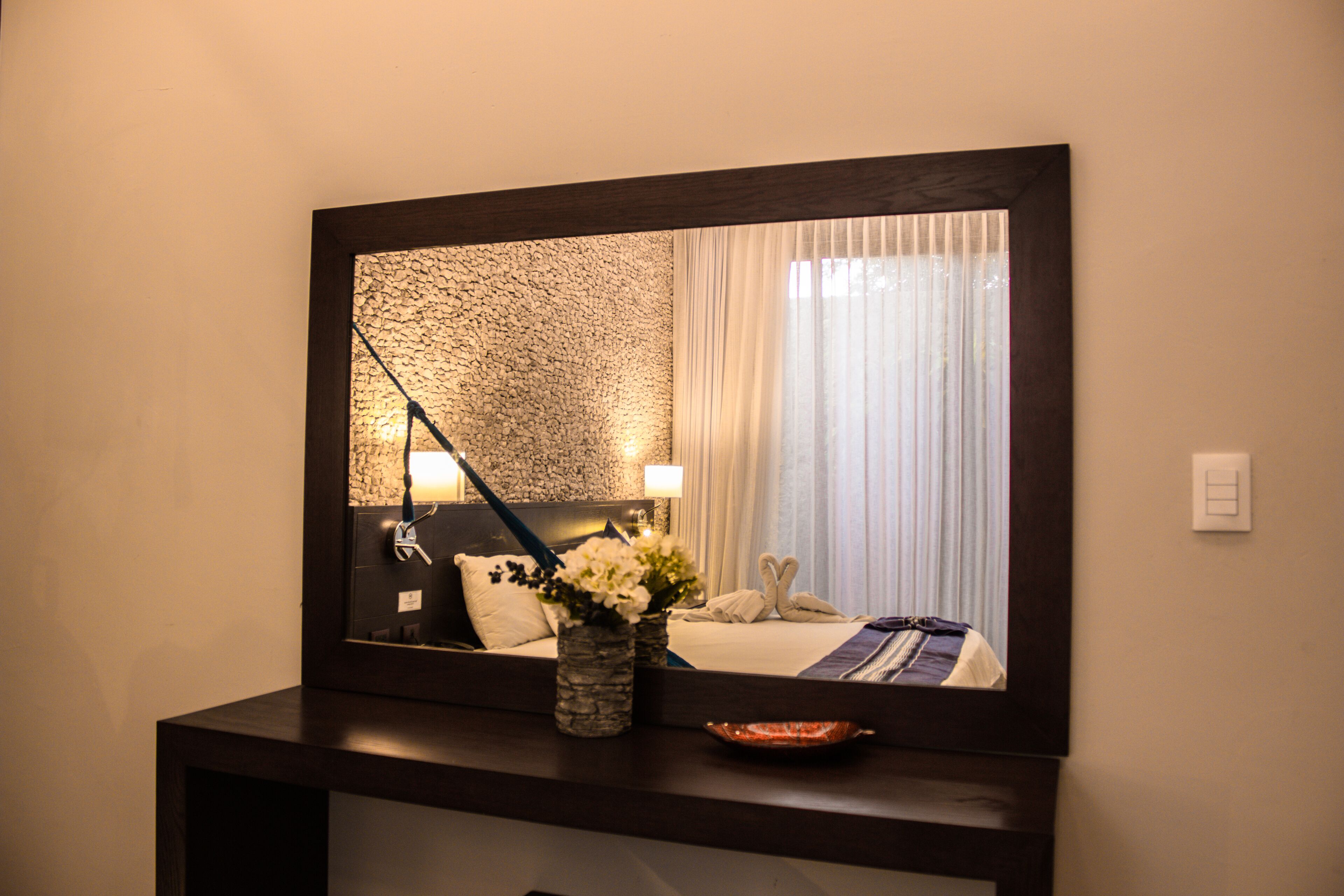 superior room, 1 king bed, bathtub, courtyard view | 1 bedroom, premium bedding, down duvets, tempur-pedic beds
