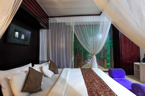Villa, 1 Bedroom, Private Pool | Minibar, in-room safe, desk, iron/ironing board - Lavender Villa and Spa (Kuta)