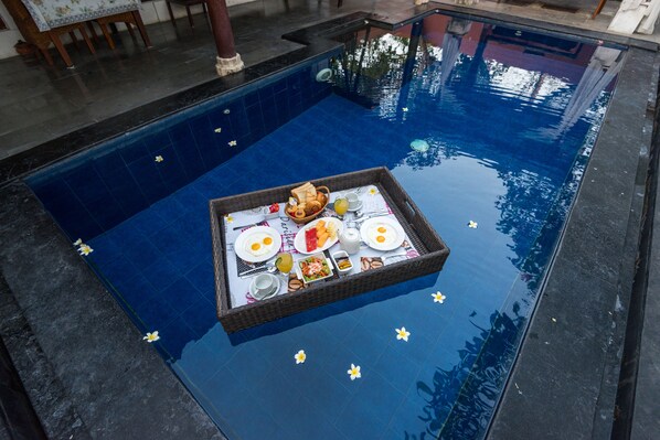 Daily full breakfast (IDR 750000 per person) - Lavender Villa and Spa (Kuta)
