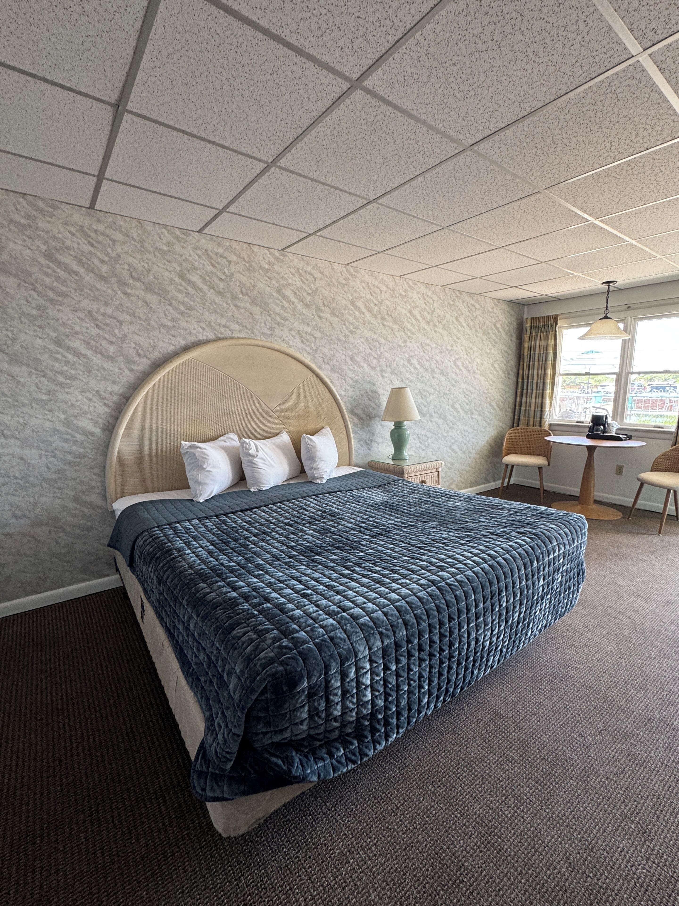 Standard Room, 1 King Bed, Refrigerator