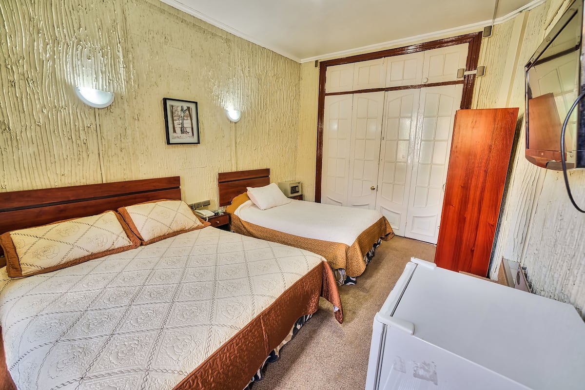 Soundproofing, free WiFi, bed sheets