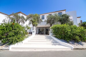 Mặt tiền nơi lưu trú