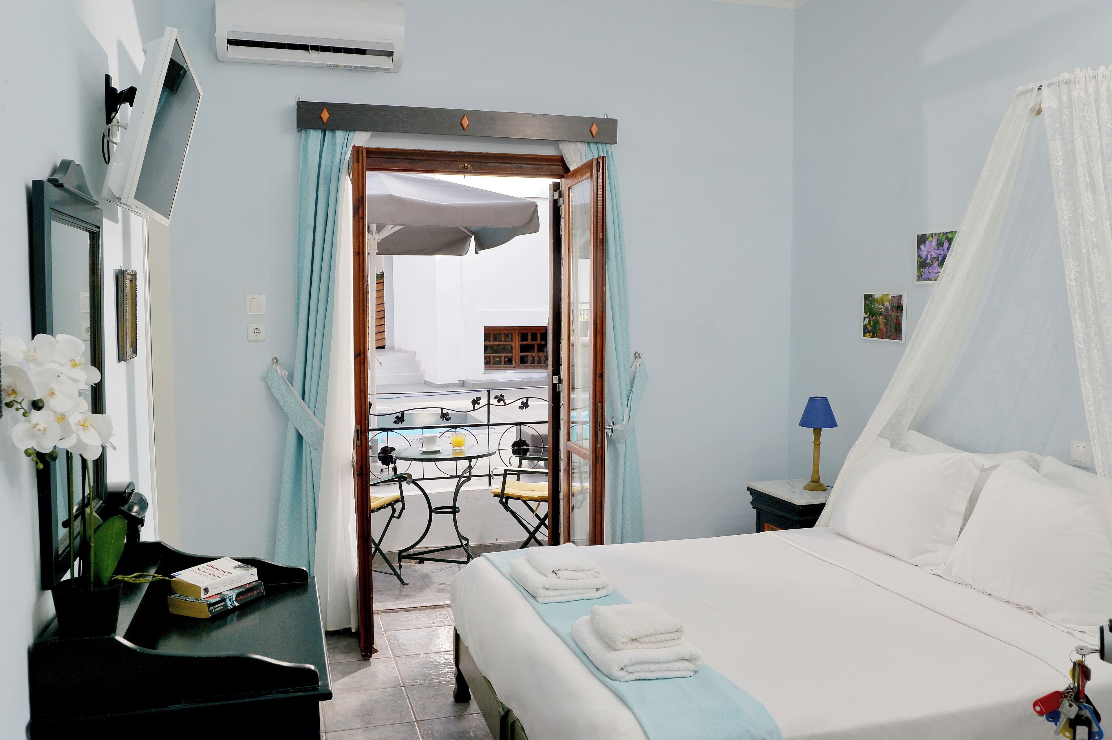 Standardzimmer, Poolblick | Kostenloses WLAN, Bettwäsche