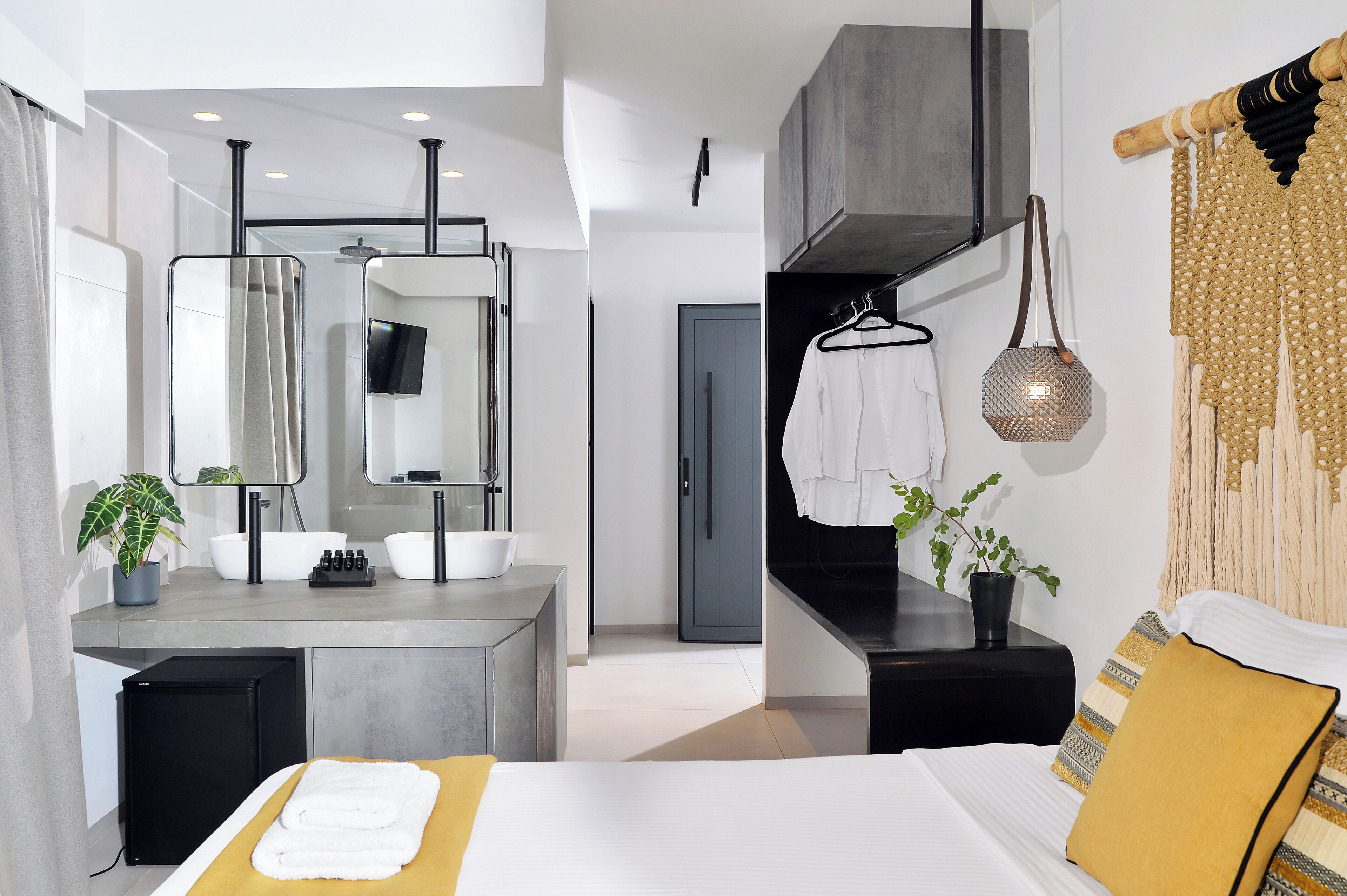 Deluxe Room | Free WiFi, bed sheets