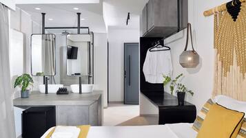 Deluxe Room | Free WiFi, bed sheets