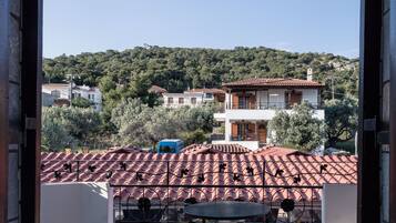 Standard Room, Pool View | Balcony view