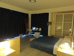 Superior Double Room | Frette Italian sheets, pillowtop beds, minibar, desk - Camere Enny (Alcamo)