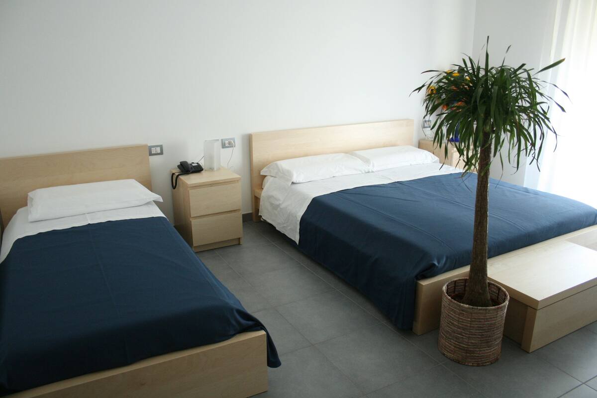 Habitación estándar | Sábanas italianas Frette, colchones con acolchado adicional, minibar