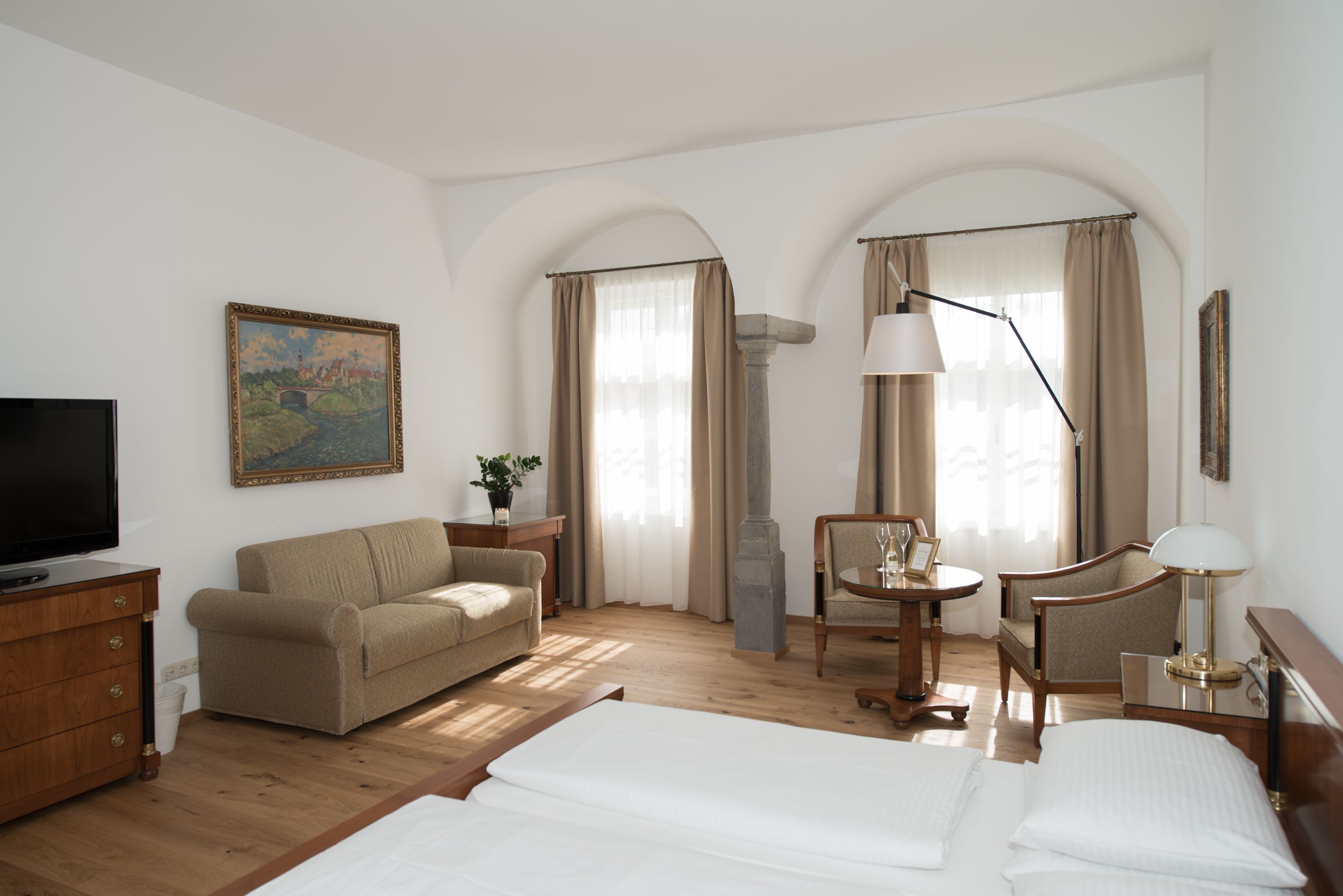 double room | minibar, in-room safe, desk, blackout curtains