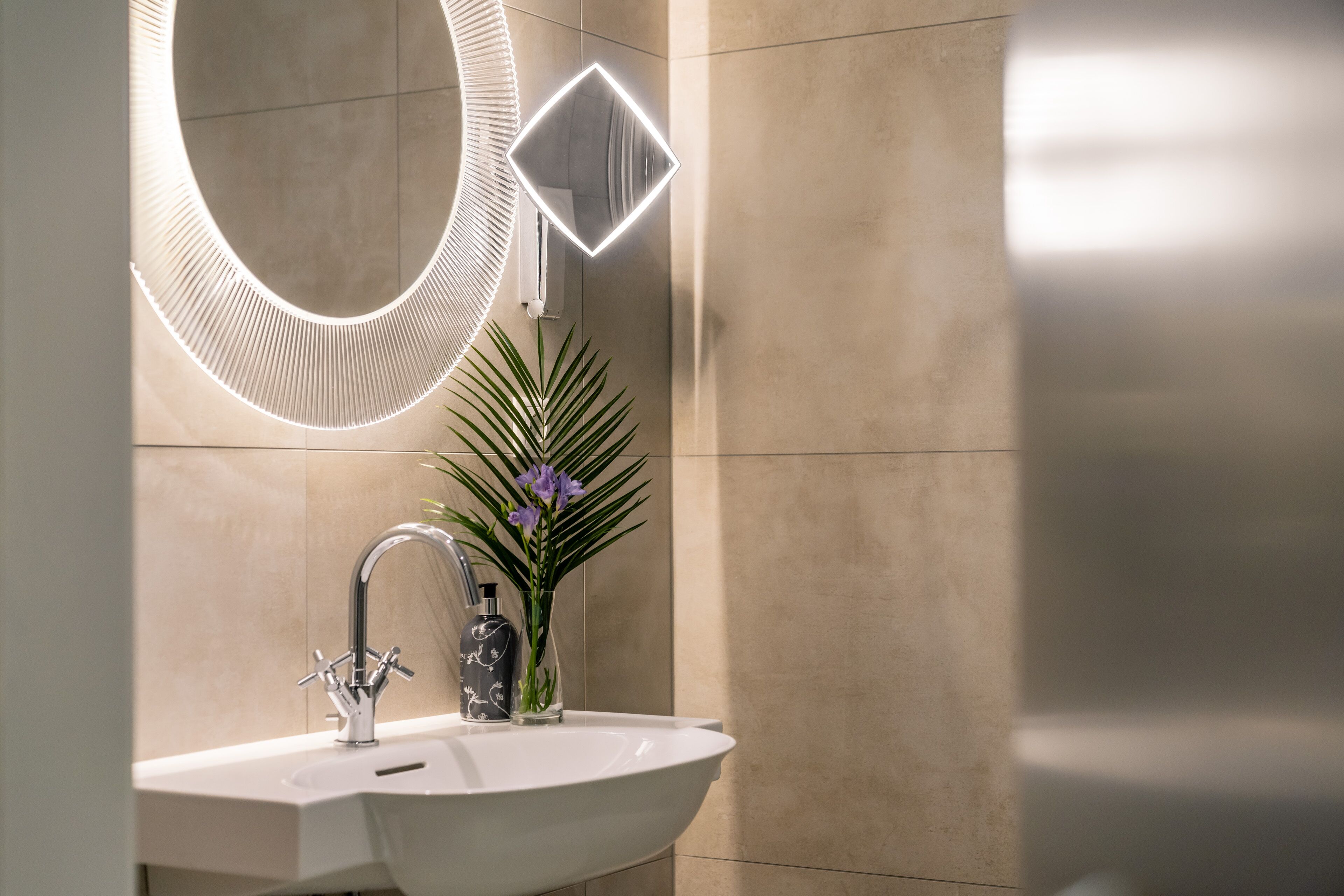 single room | bathroom | free toiletries, hair dryer, bathrobes, slippers