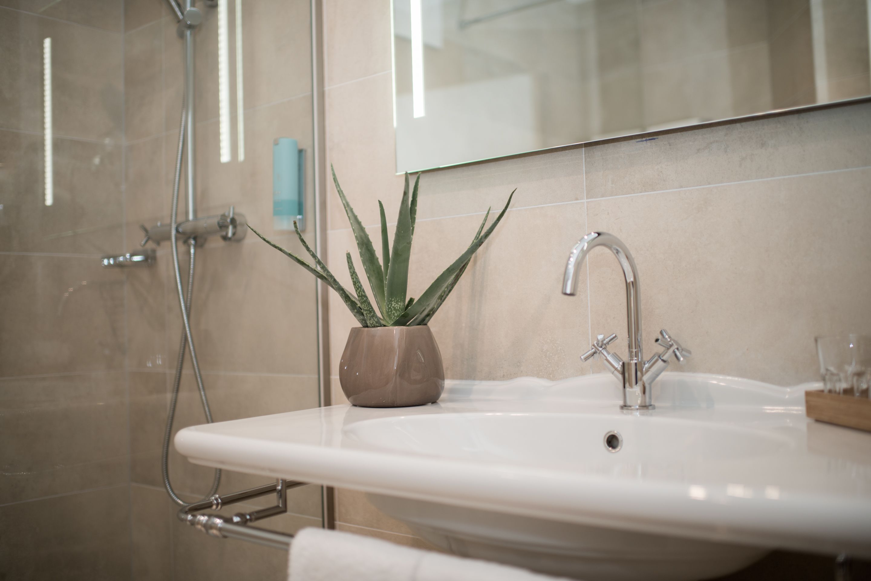 double room | bathroom | free toiletries, hair dryer, bathrobes, slippers