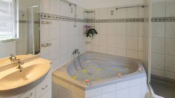 Shower, towels