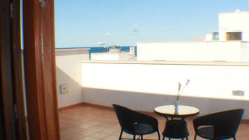 Triple Room | Terrace/patio