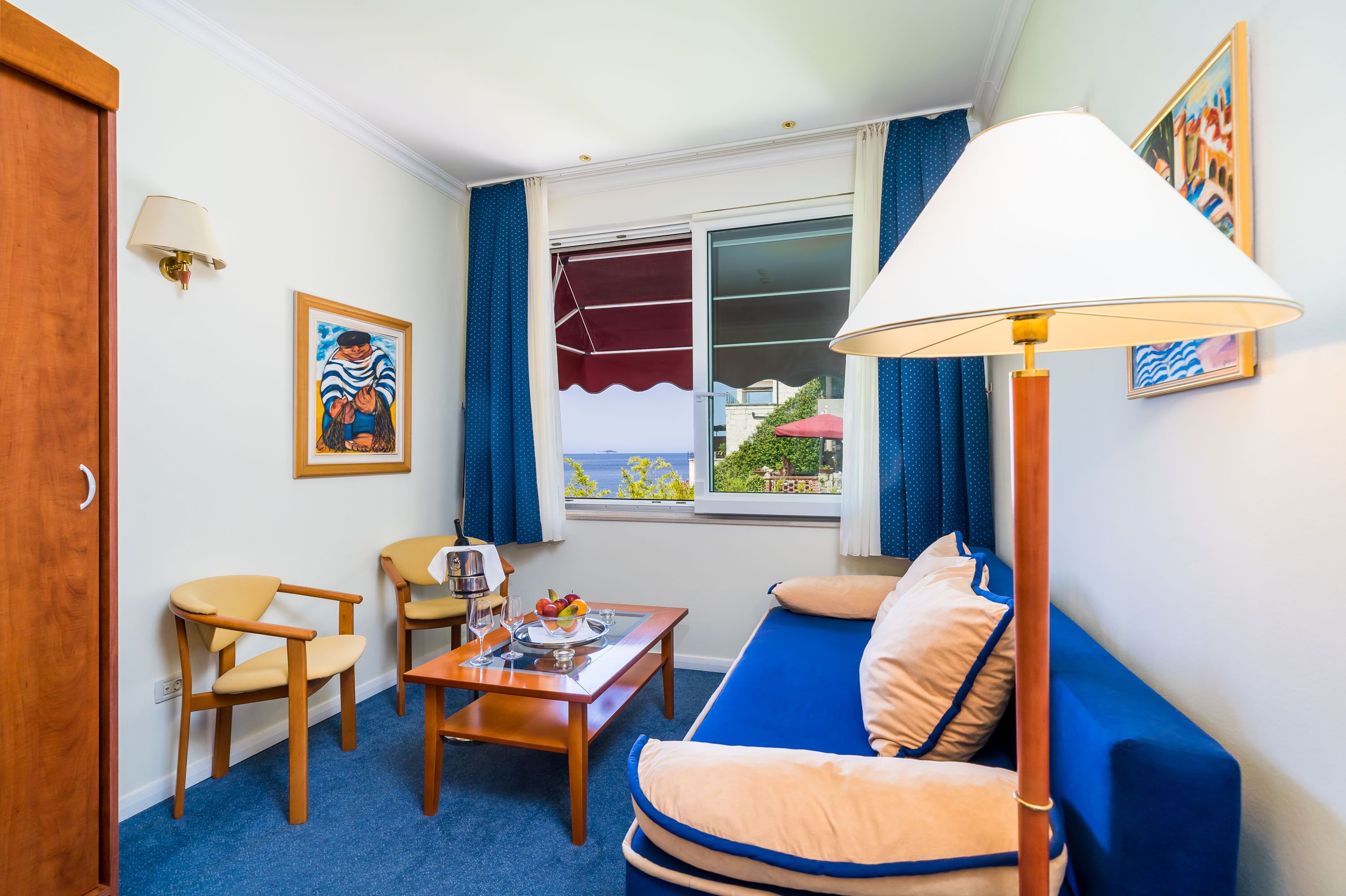 junior suite, sea view | in-room safe, desk, free cots/infant beds, free rollaway beds