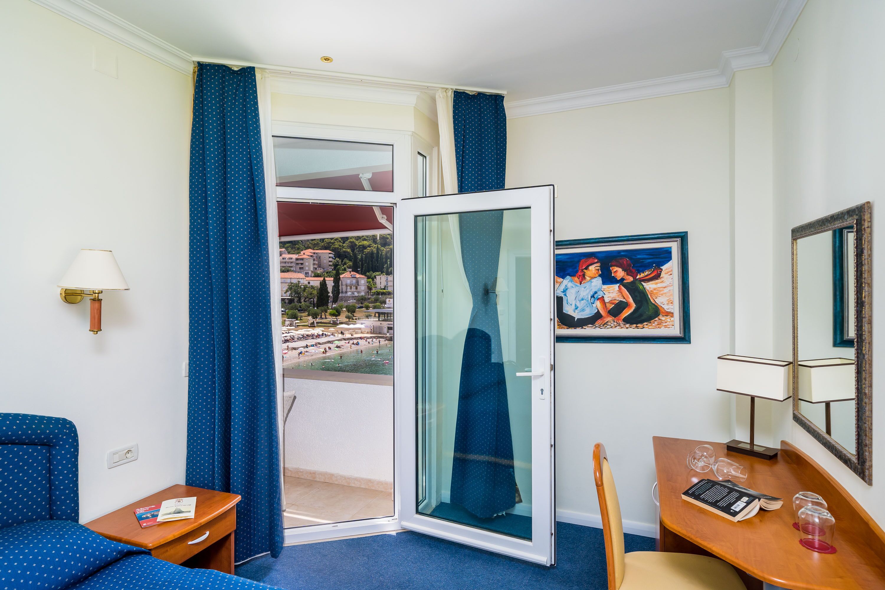 suite, balcony, sea view | in-room safe, desk, free cots/infant beds, free rollaway beds