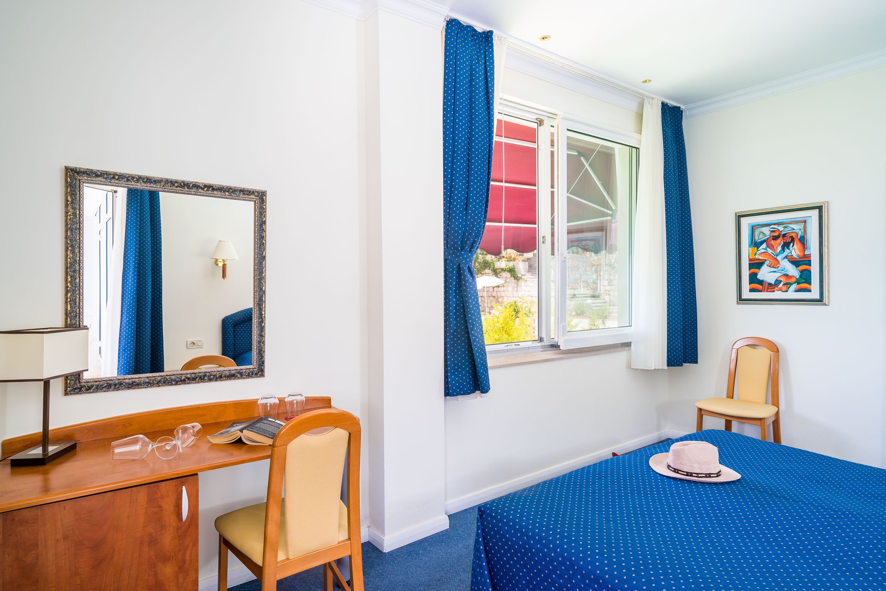 suite, balcony, sea view | in-room safe, desk, free cots/infant beds, free rollaway beds