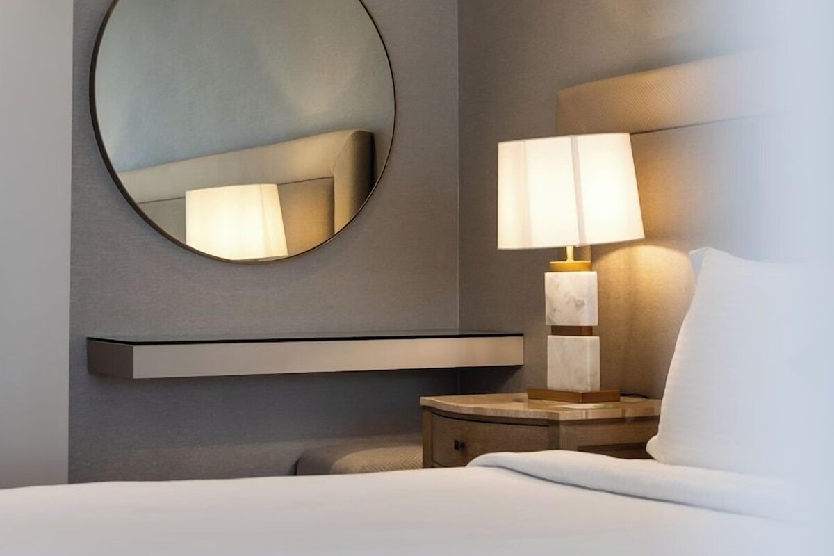 Minibar, in-room safe, iron/ironing board (on request)