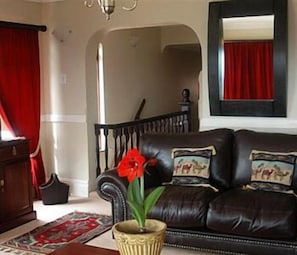 Interior - Villa Valencia (Pinetown)