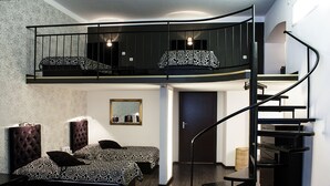 Minibar, in-room safe, iron/ironing board (on request), cribs (free) - Pergamin Apartments (Kraków)