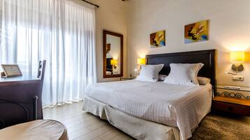 In-room safe, desk, soundproofing, cribs/infant beds