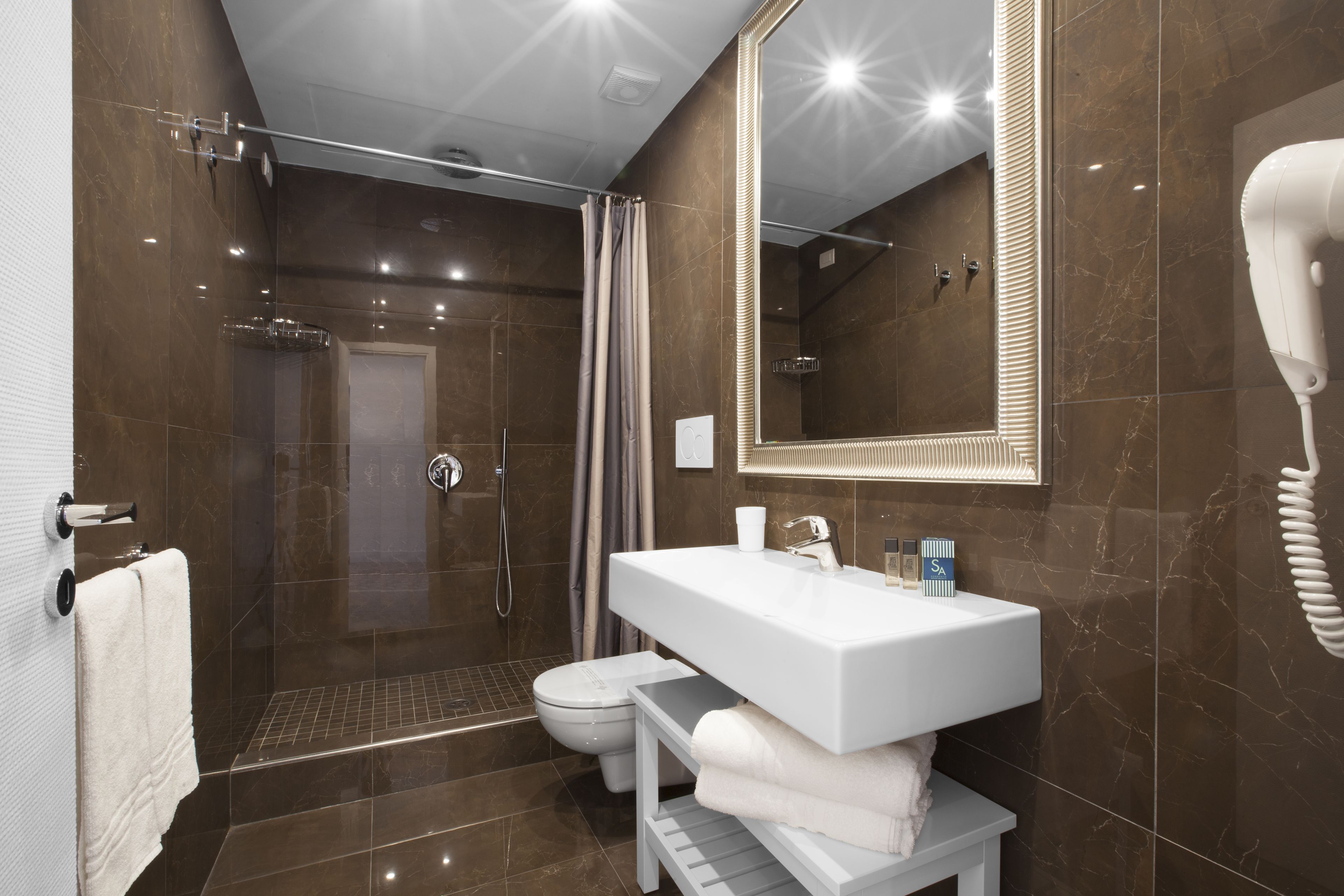 Estudio Deluxe, balcón | Baño | Secador de pelo