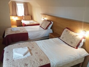 Iron/ironing board, free WiFi, bed sheets - Cumberland Hotel (Edinburgh)