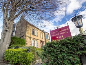 Exterior - Corstorphine Lodge (Edinburgh)