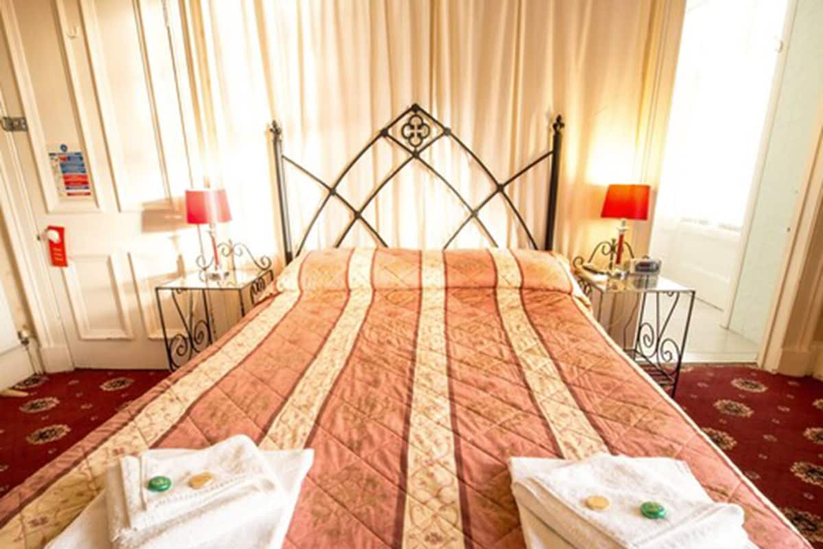 Desk, iron/ironing board, travel cot, free WiFi